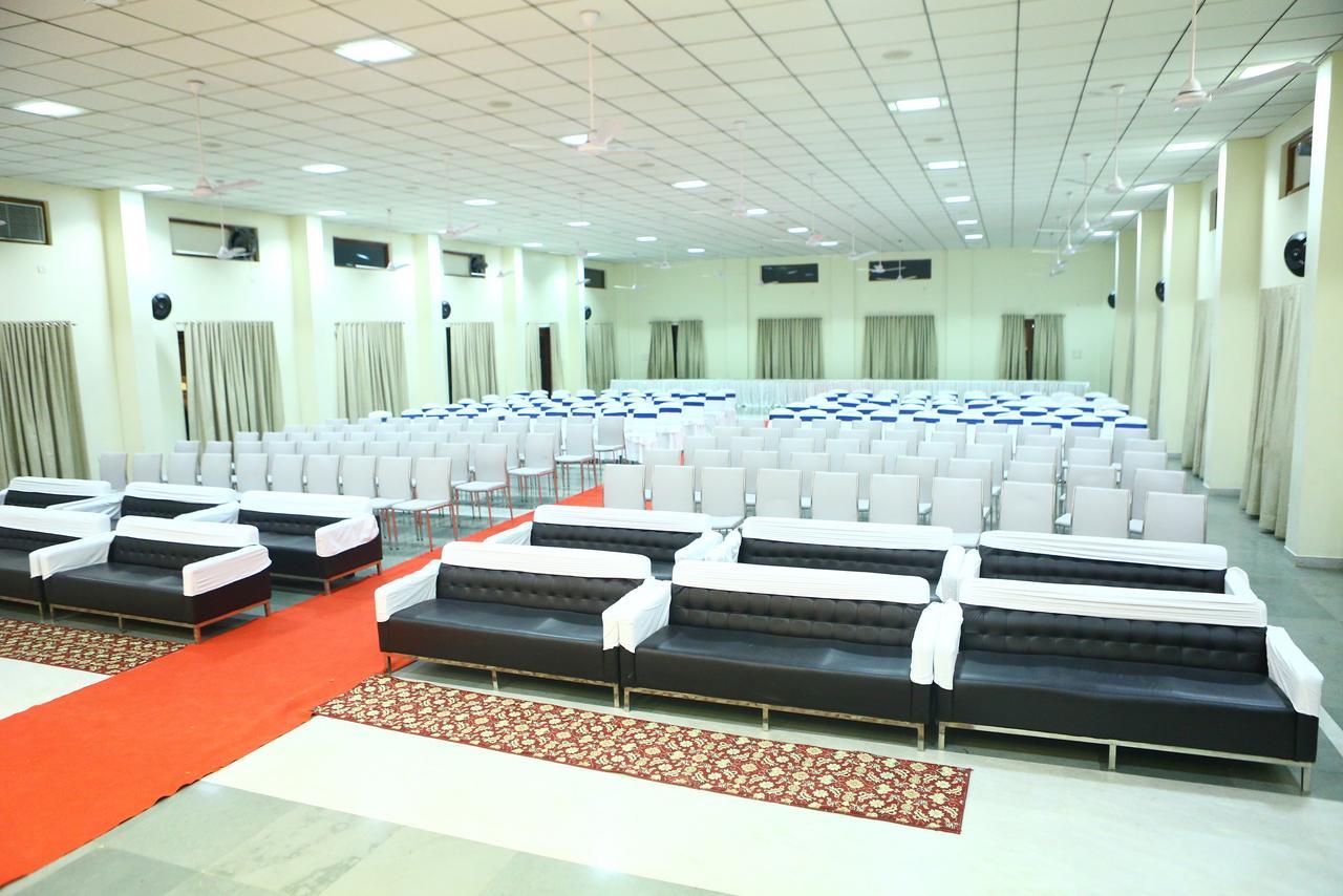 Hotel Deepali Sāgar Dış mekan fotoğraf