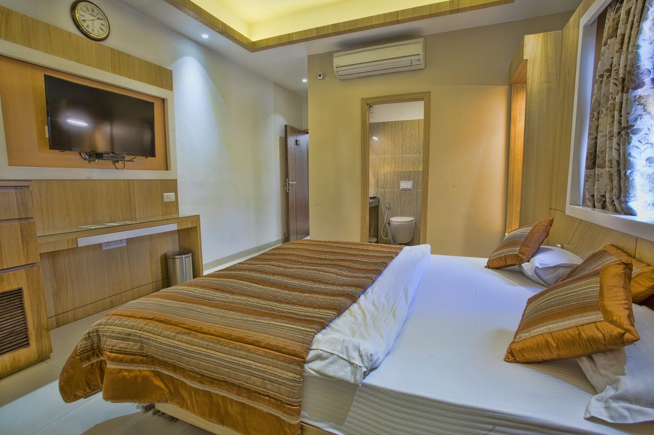 Hotel Deepali Sāgar Dış mekan fotoğraf