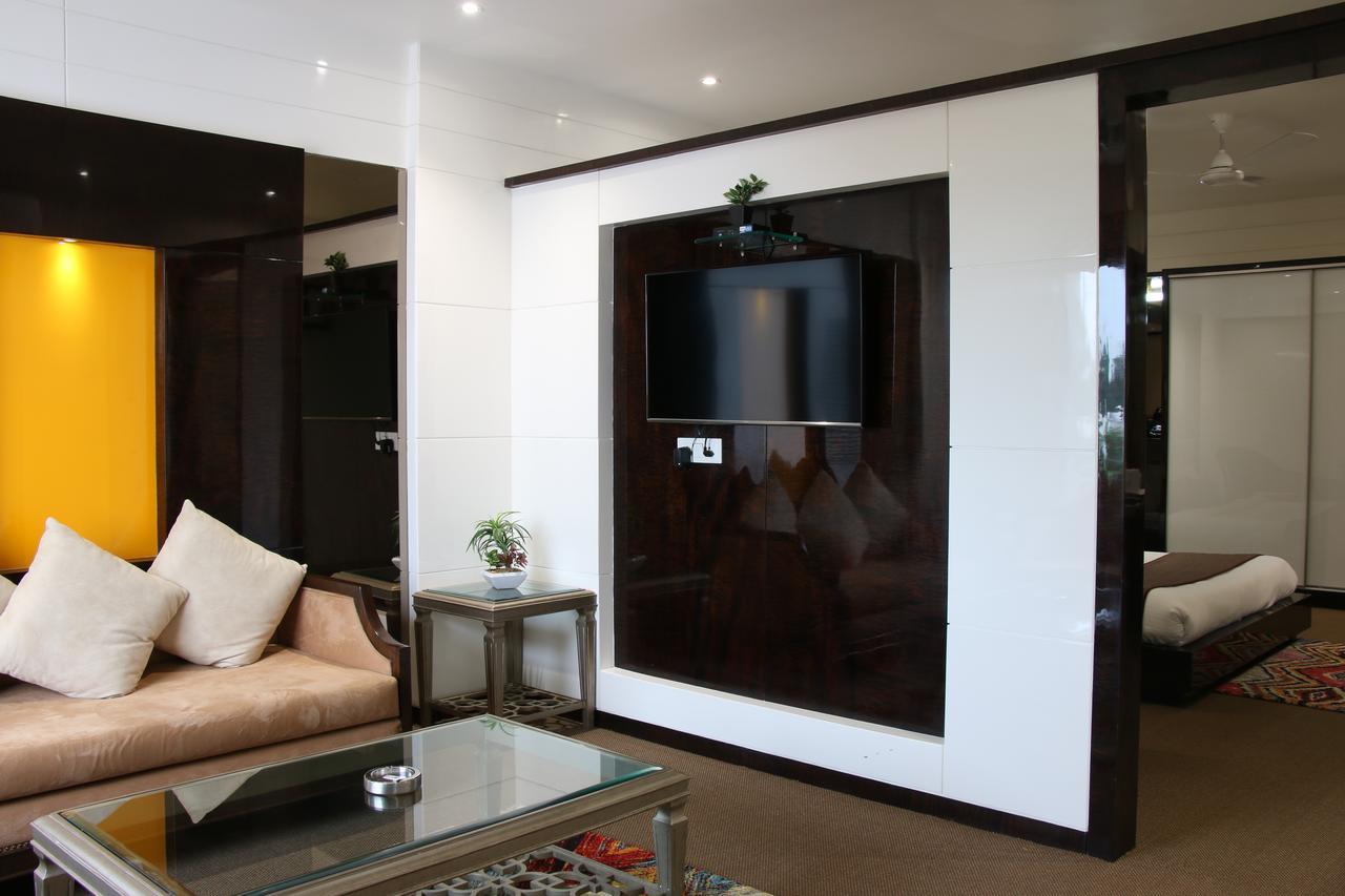Hotel Deepali Sāgar Dış mekan fotoğraf