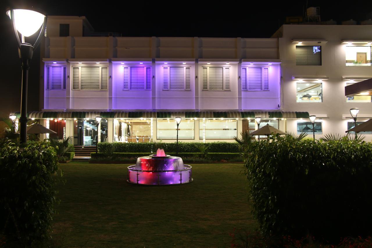 Hotel Deepali Sāgar Dış mekan fotoğraf