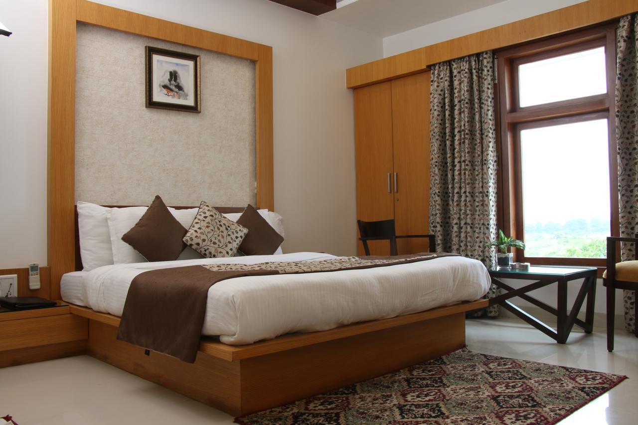Hotel Deepali Sāgar Dış mekan fotoğraf